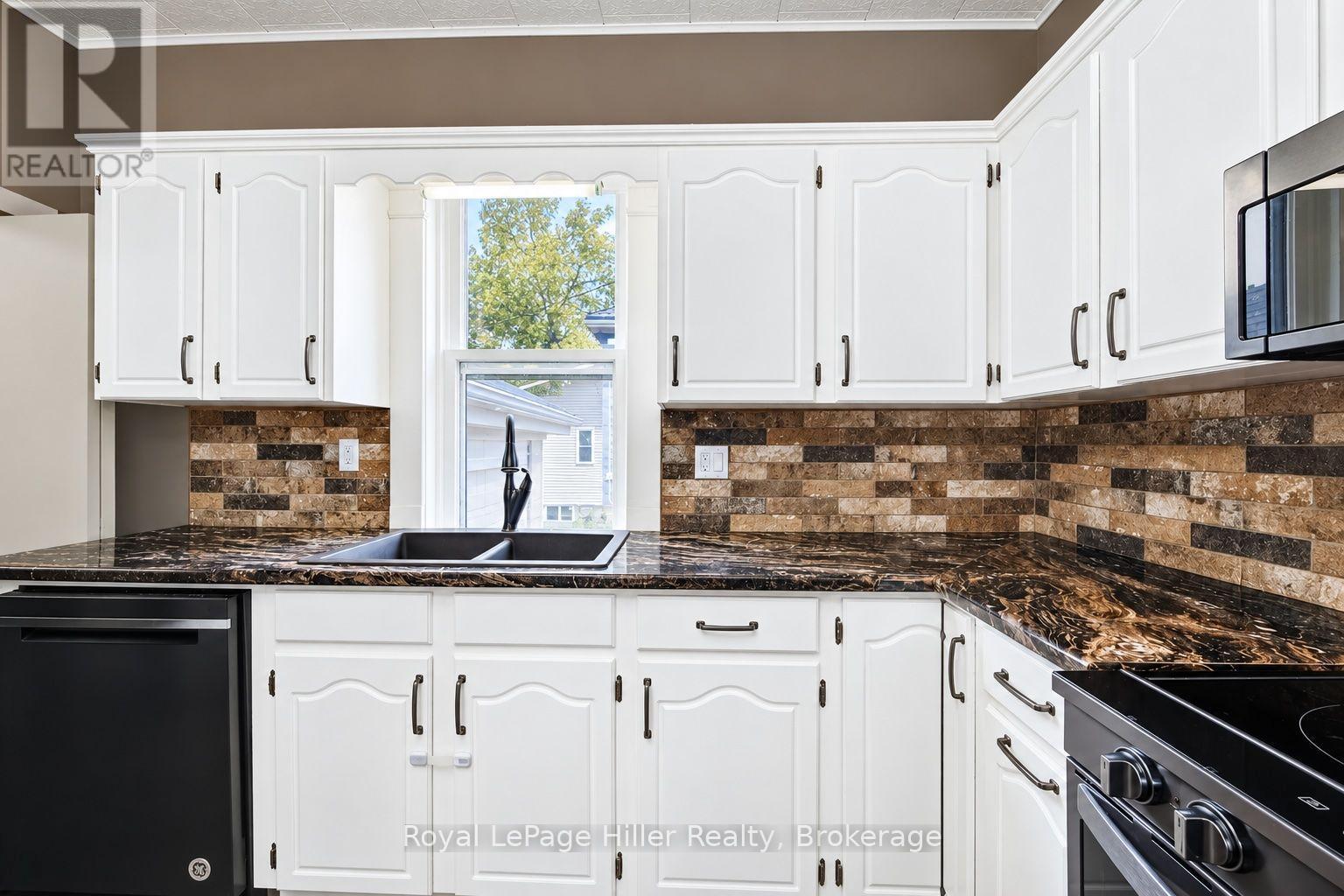 14 Pacific Avenue — photo 16