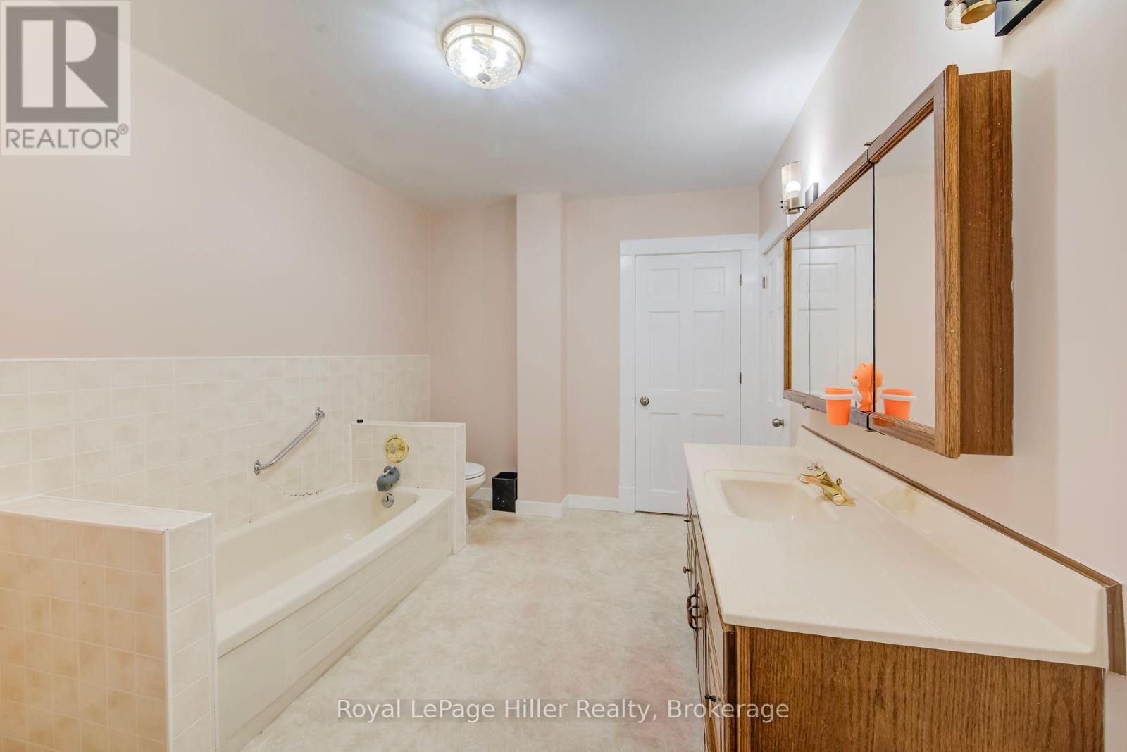 14 Pacific Avenue — photo 26