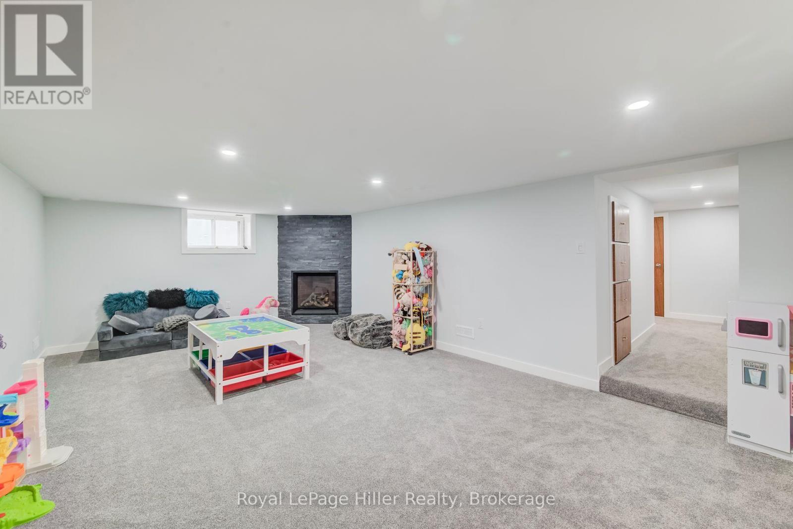 14 Pacific Avenue — photo 32