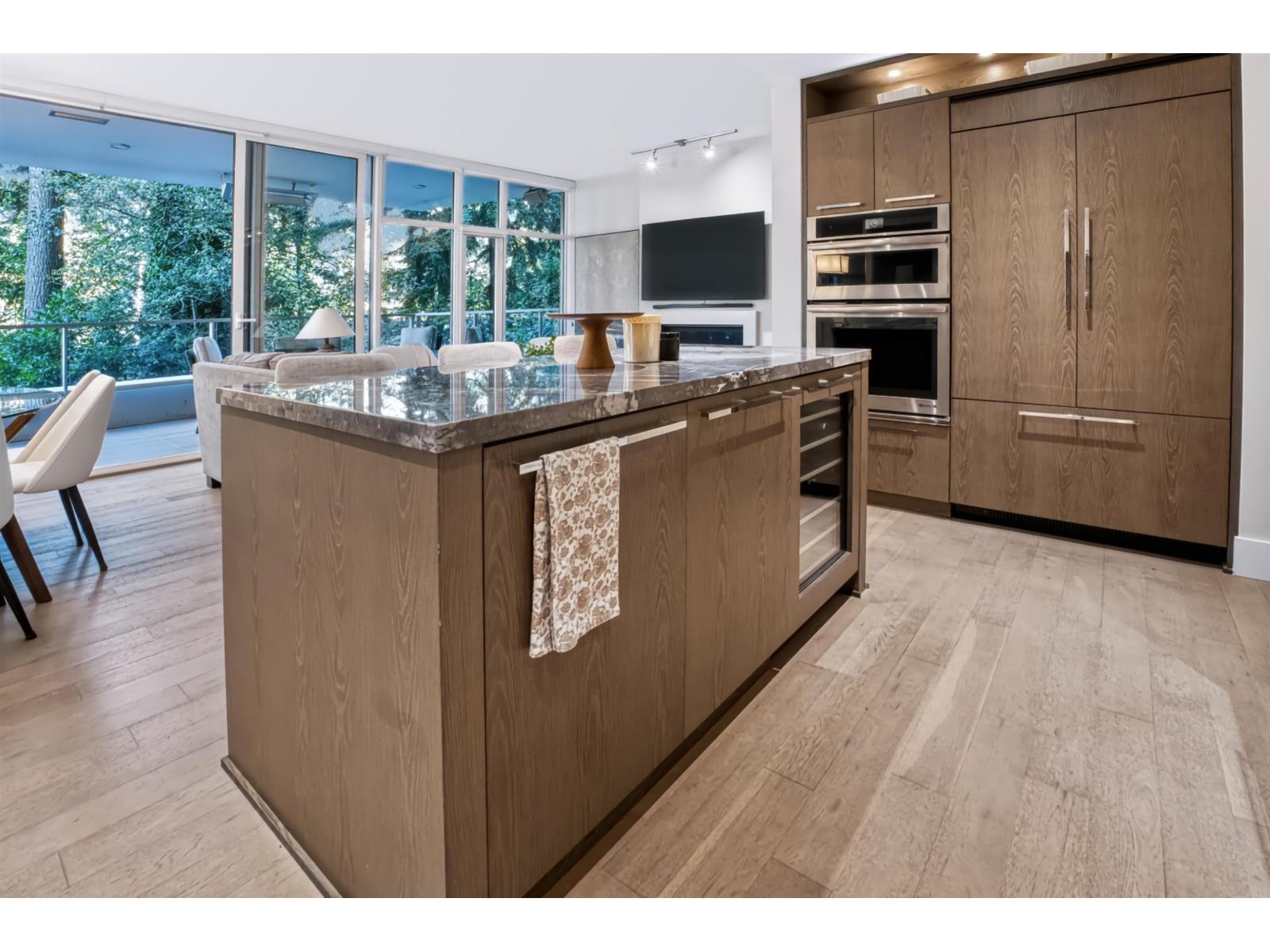 206 1501 VIDAL STREET, White Rock - Image 1