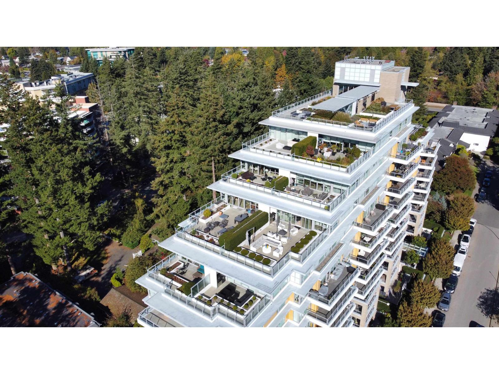 206 1501 VIDAL STREET, White Rock - Image 1