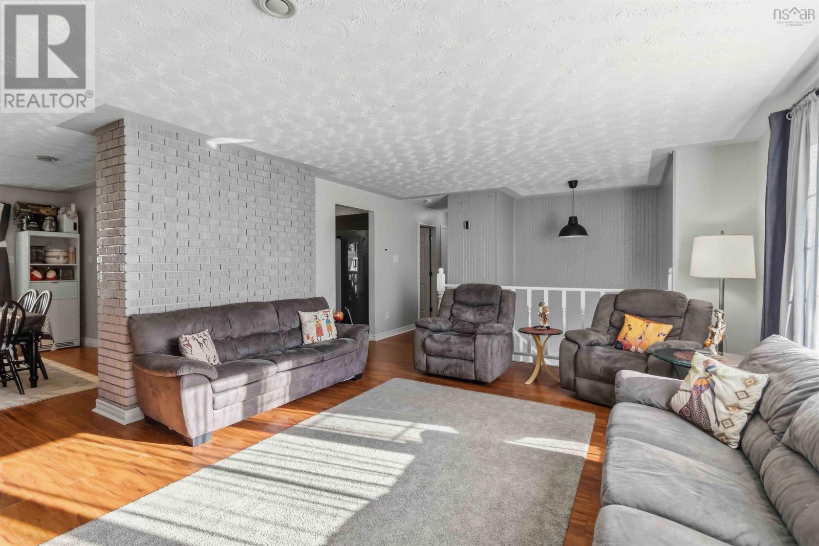 Property 13 of 51 of 11 Riverview Crescent