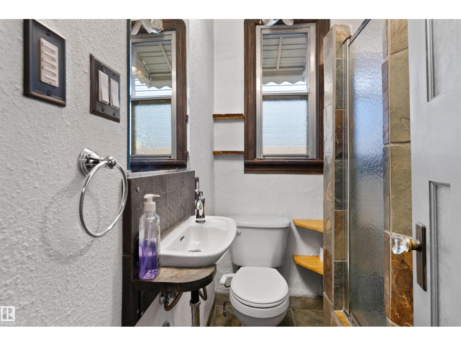 11414 84 ST NW - 17
