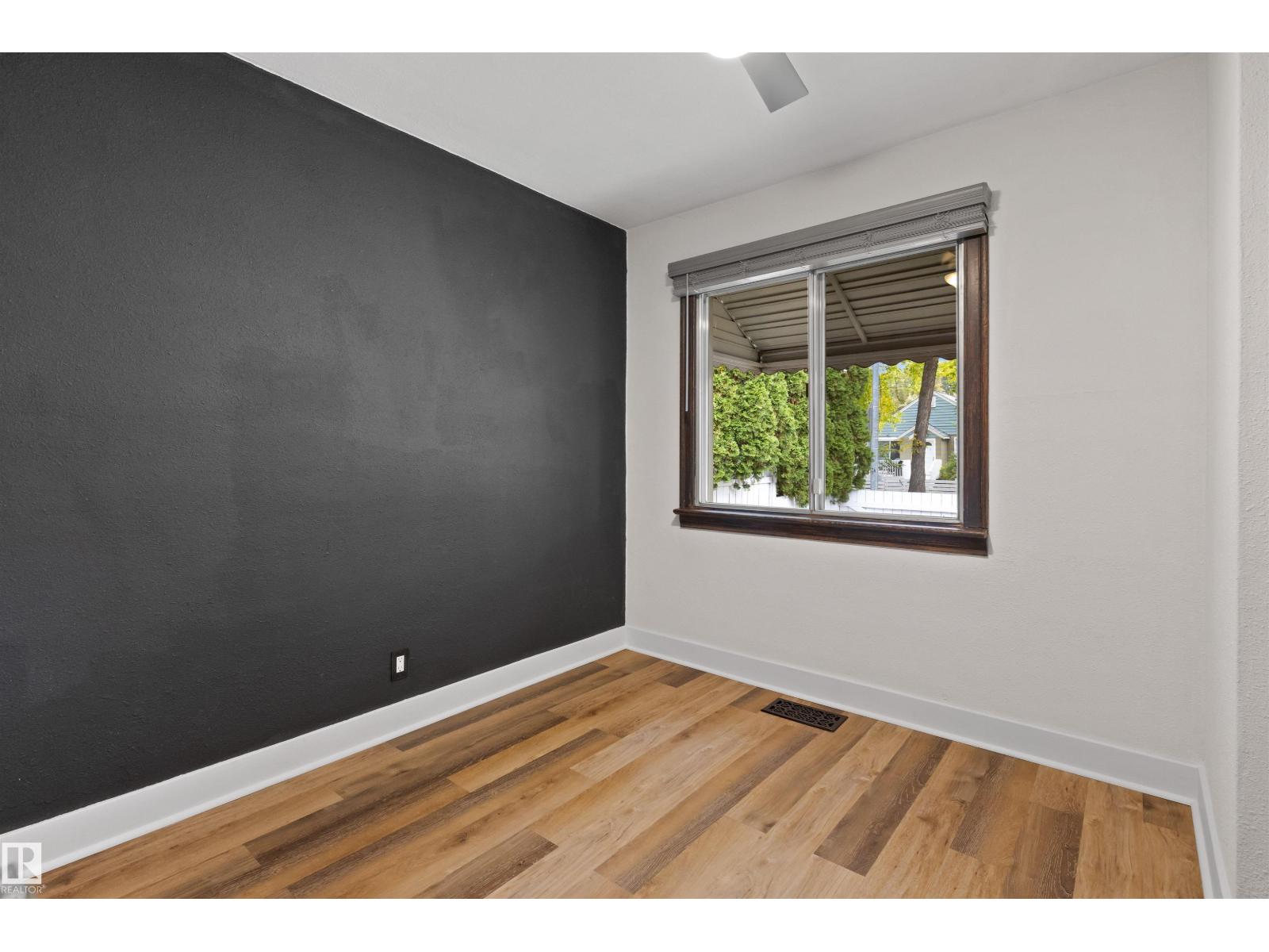 11414 84 ST NW - 18