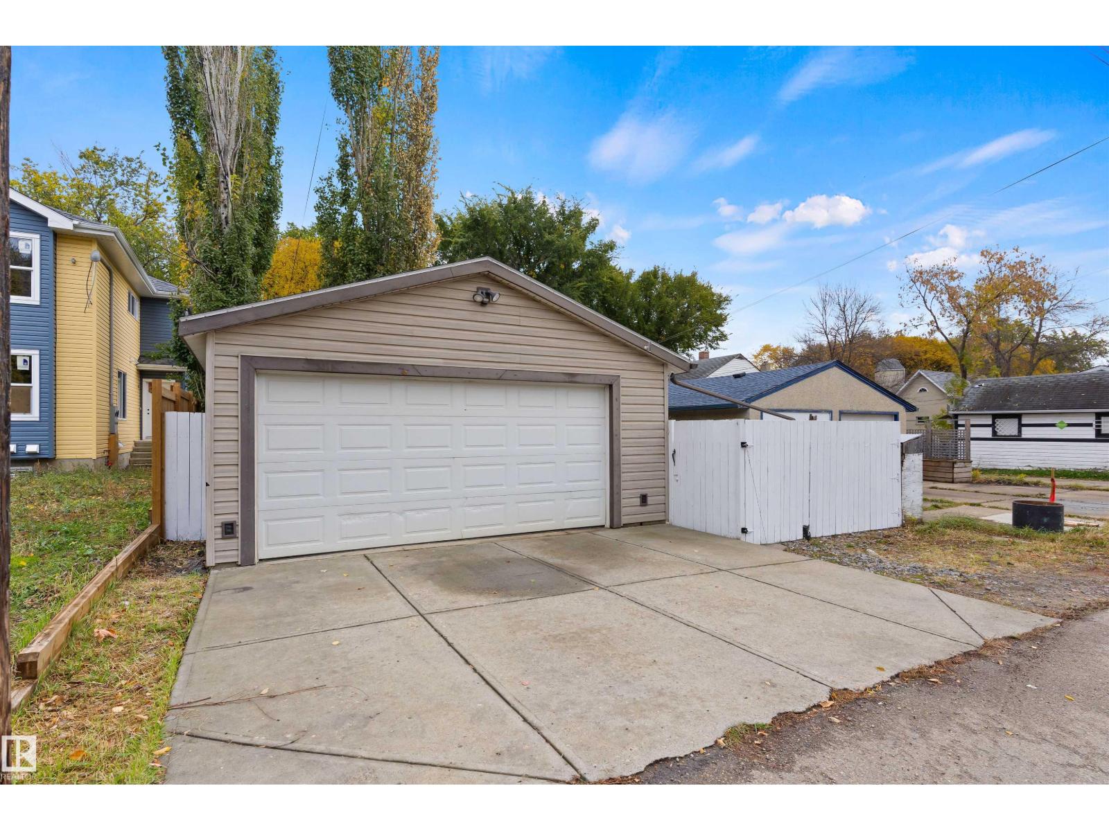 11414 84 ST NW - Image 33