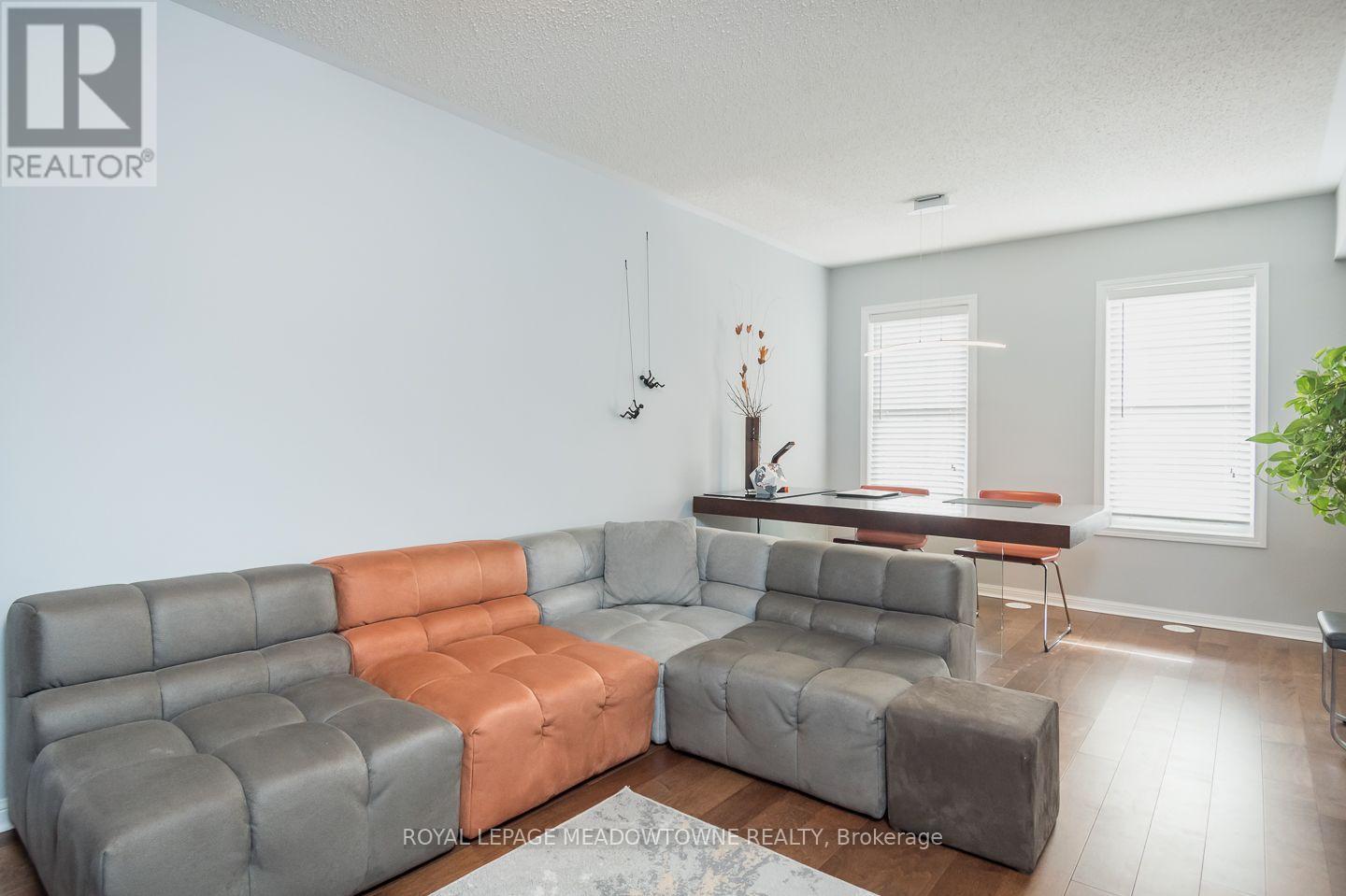 219 Septimus Heights, Milton, ON photo 10