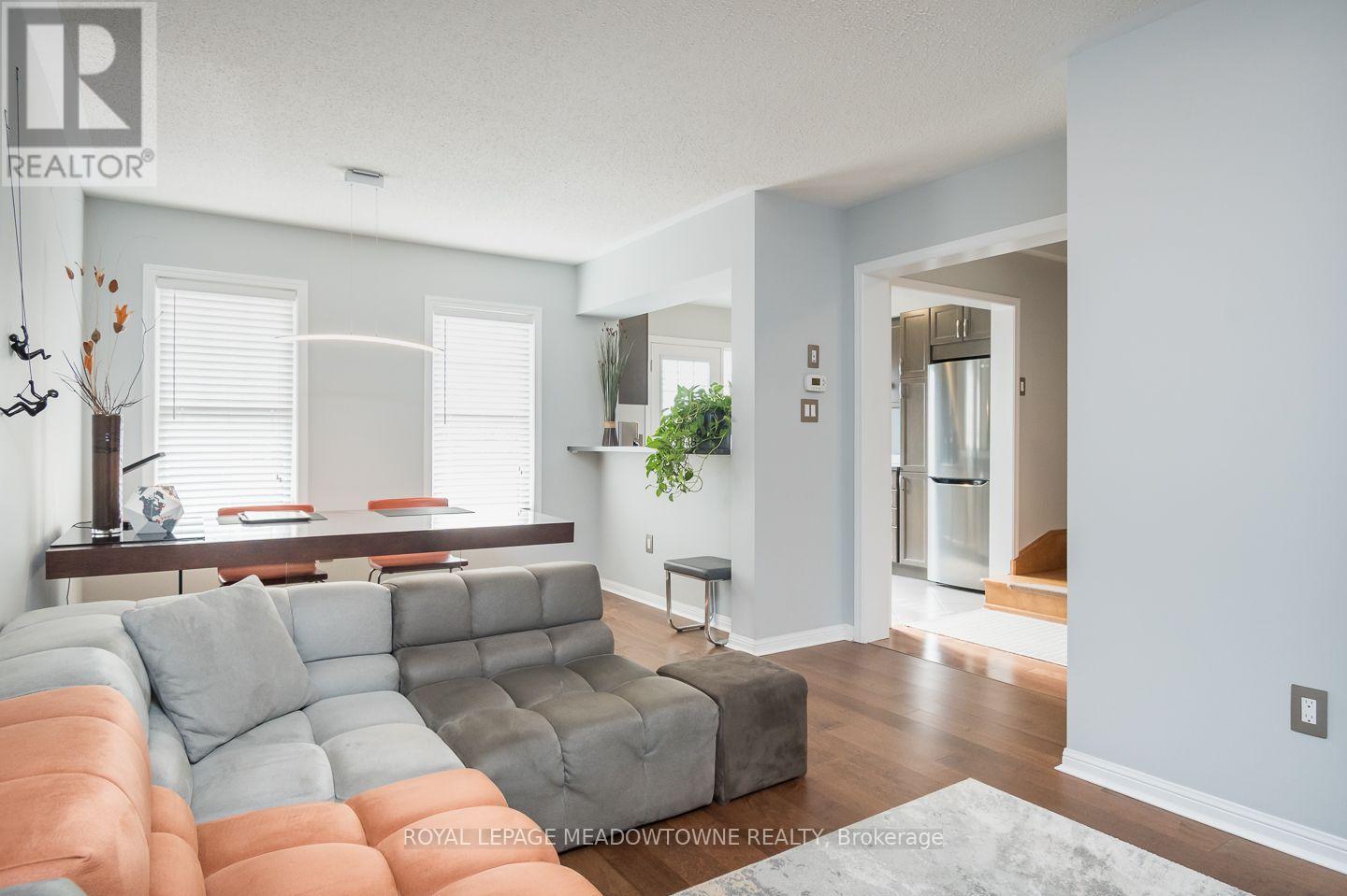 219 Septimus Heights, Milton, ON photo 12