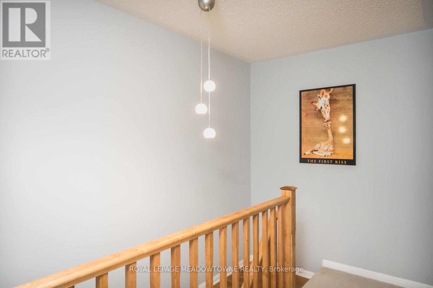 219 Septimus Heights, Milton, ON photo 16