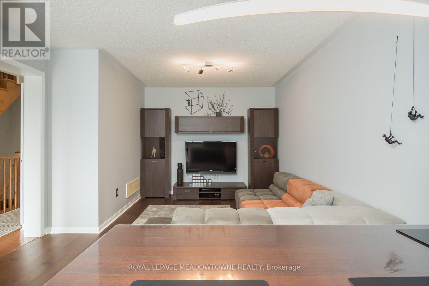 219 SEPTIMUS HEIGHTS - 9