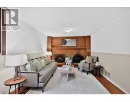 Living room - 2389 Frayne Court, Mississauga, ON L5A3X7 Photo 8