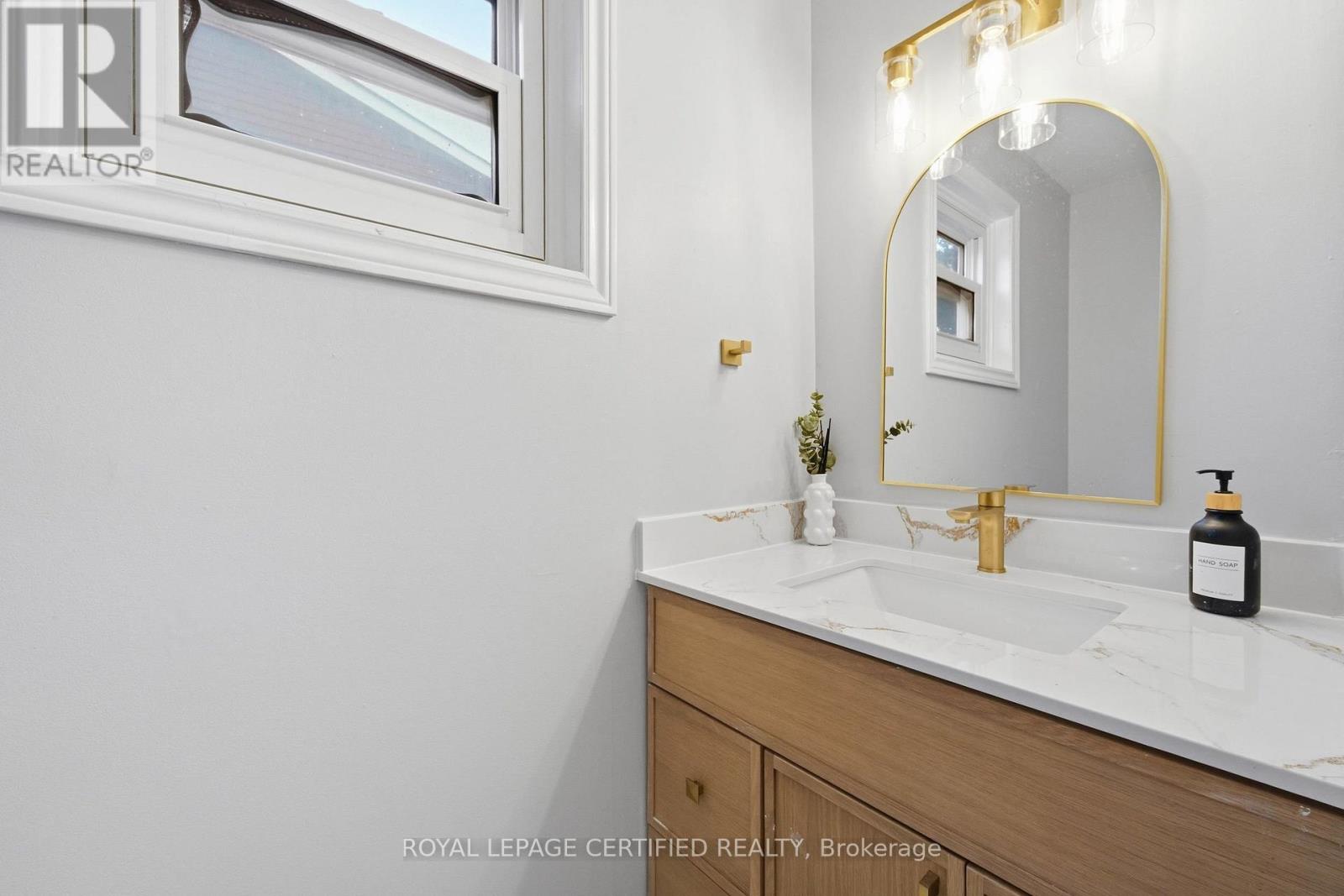 134 Hansen Road North, Brampton, ON photo 11