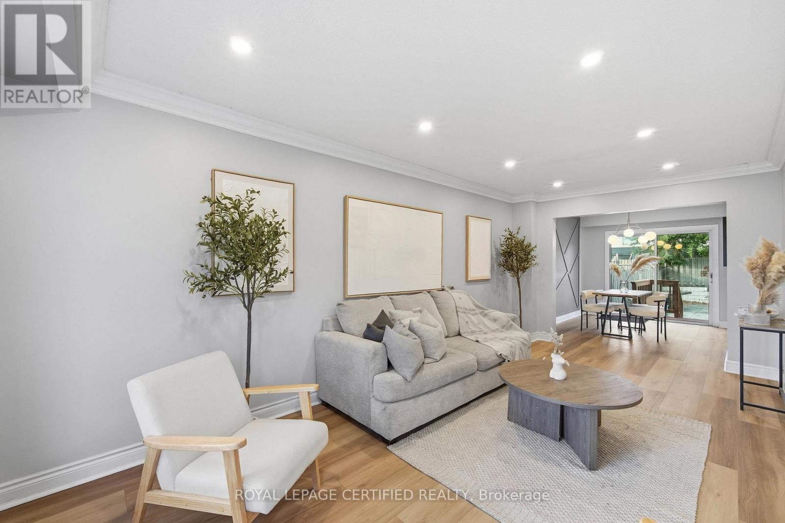 134 Hansen Road North, Brampton, ON photo 3