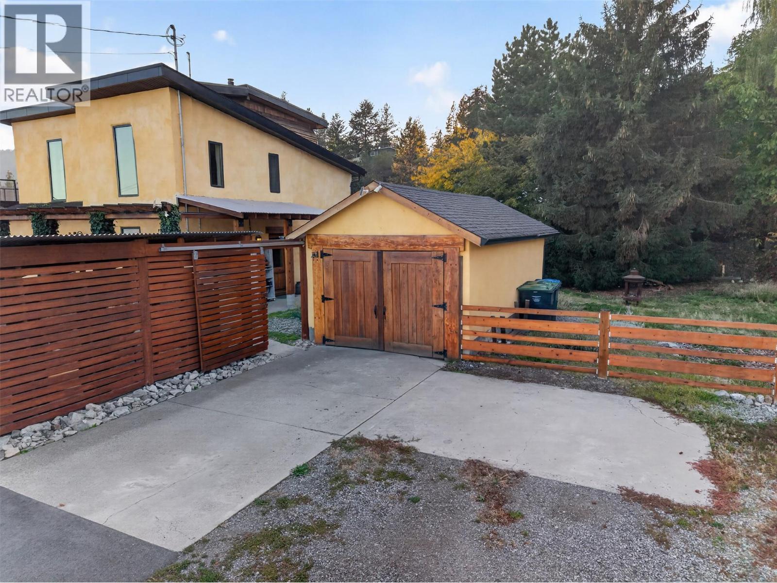 6226 Sanderson Avenue, Peachland