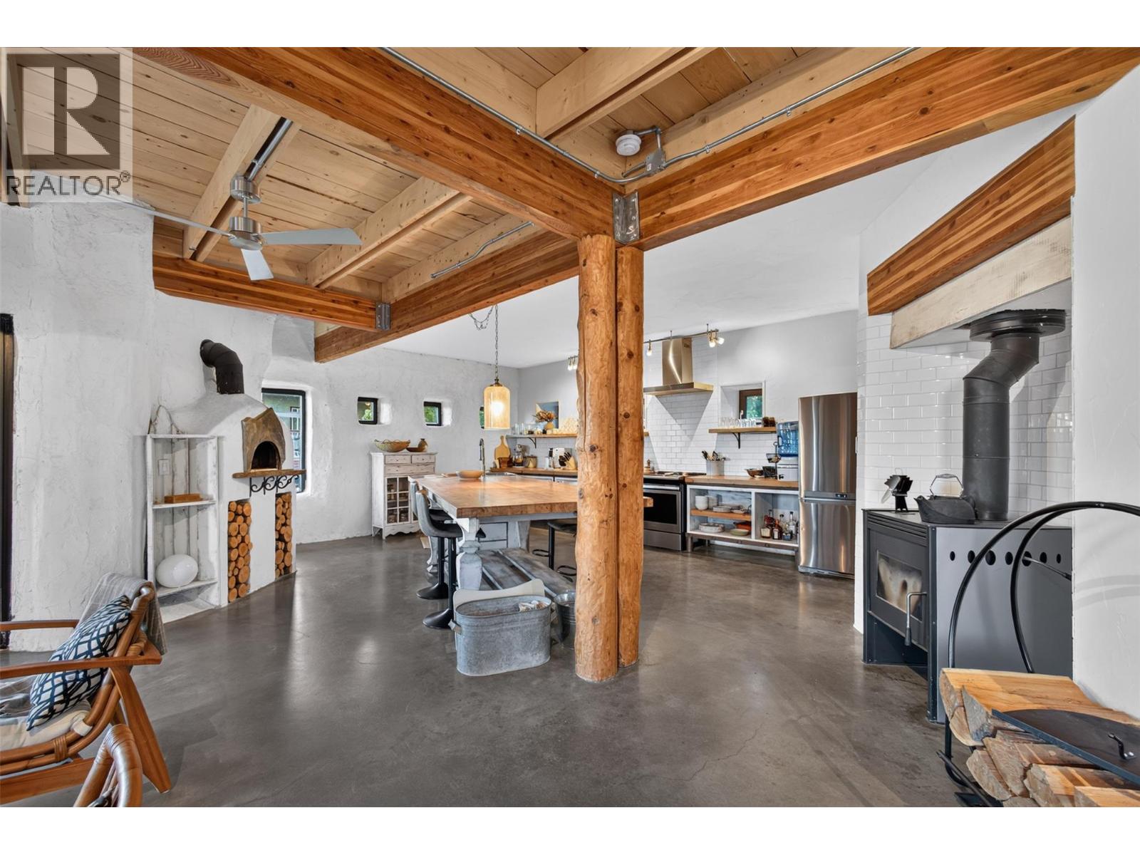 6226 Sanderson Avenue, Peachland