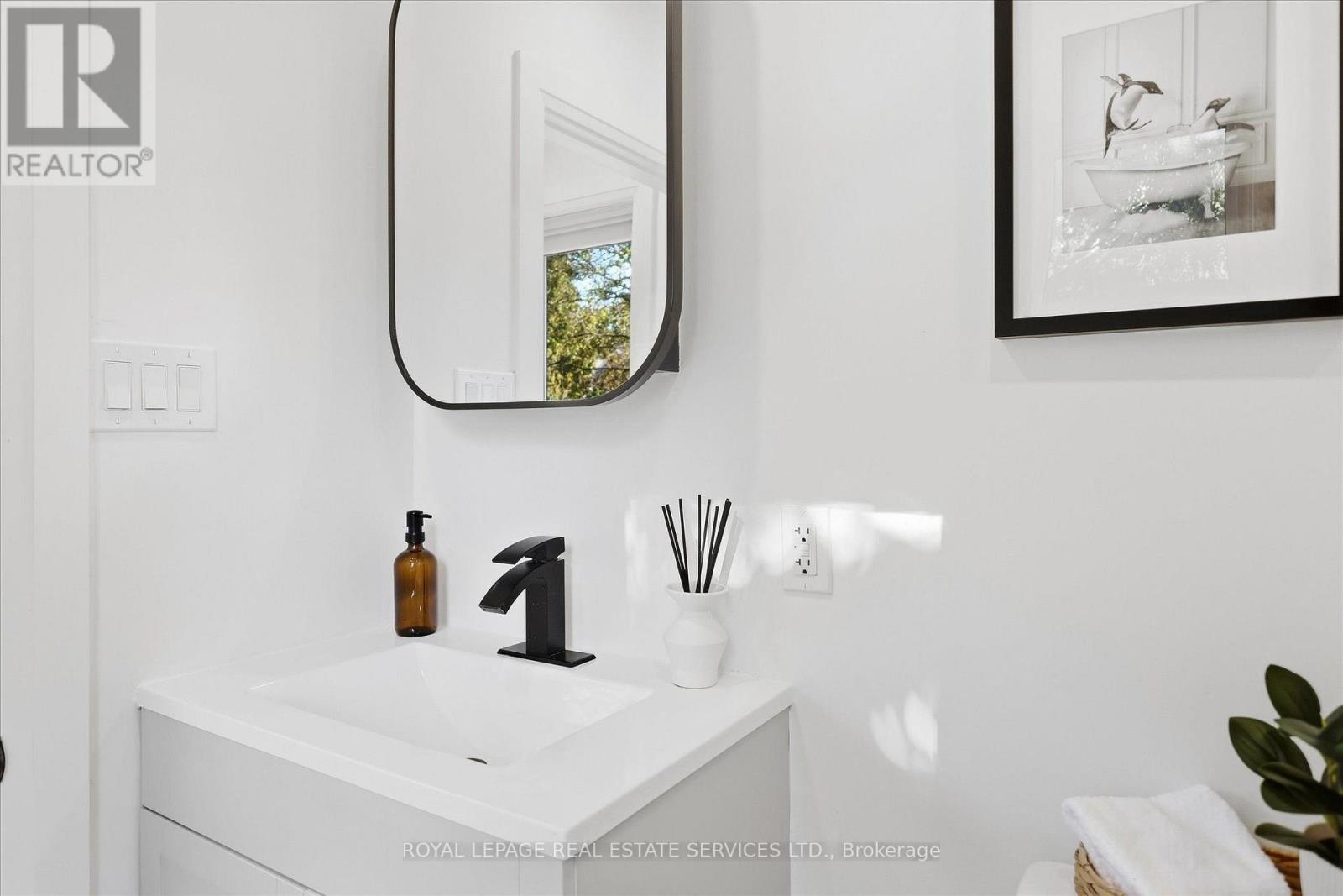 193 RUTHERFORD AVENUE - 20