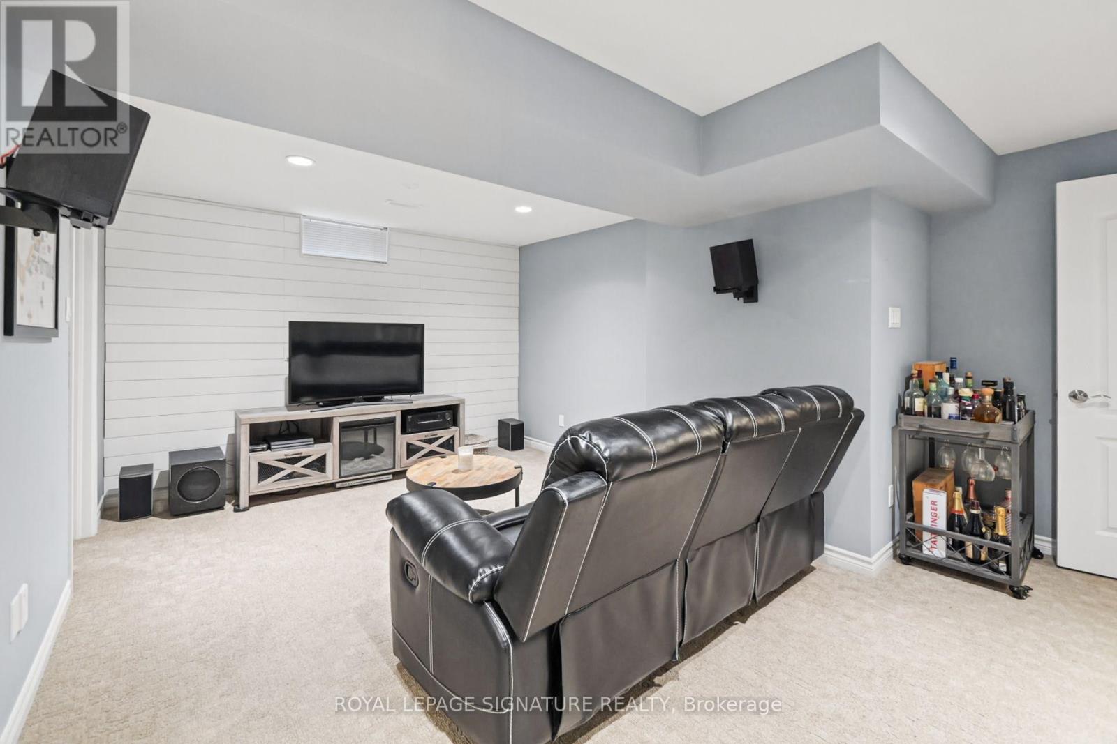 2 Cindy Avenue, Cambridge, ON photo 32