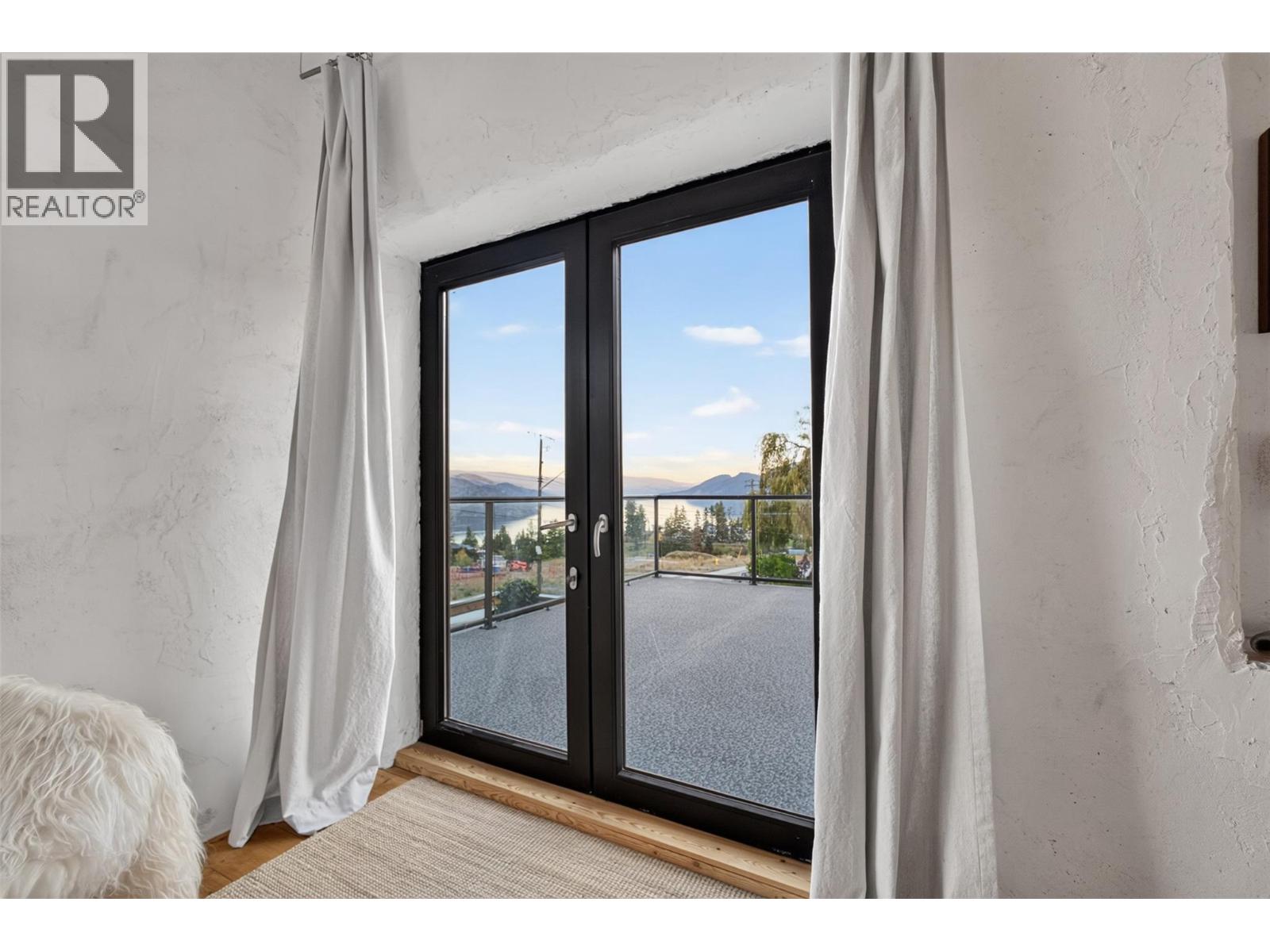 6226 Sanderson Avenue, Peachland