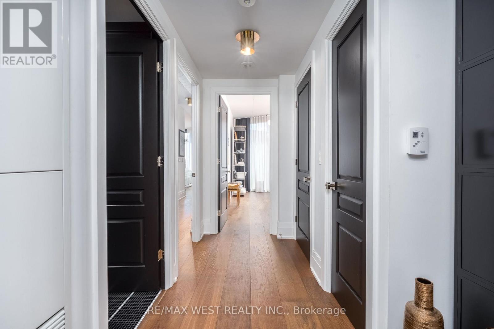 1002- 21 Lawren Harris Square, Toronto, ON photo 11