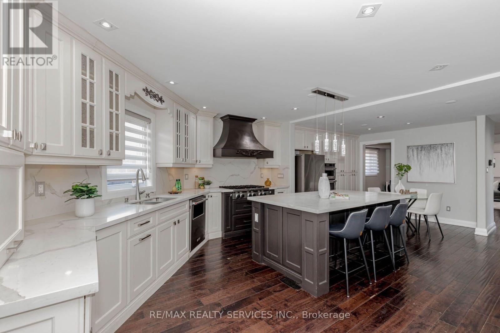 2 Gervais Drive — photo 19