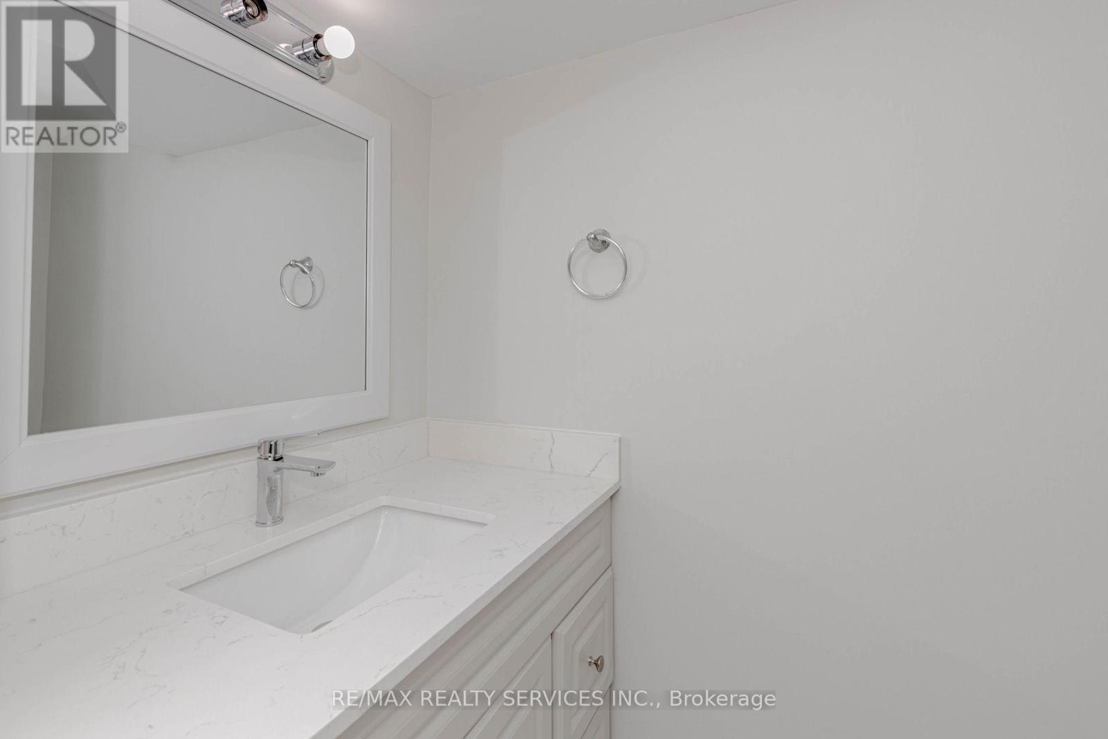 2 Gervais Drive — photo 3