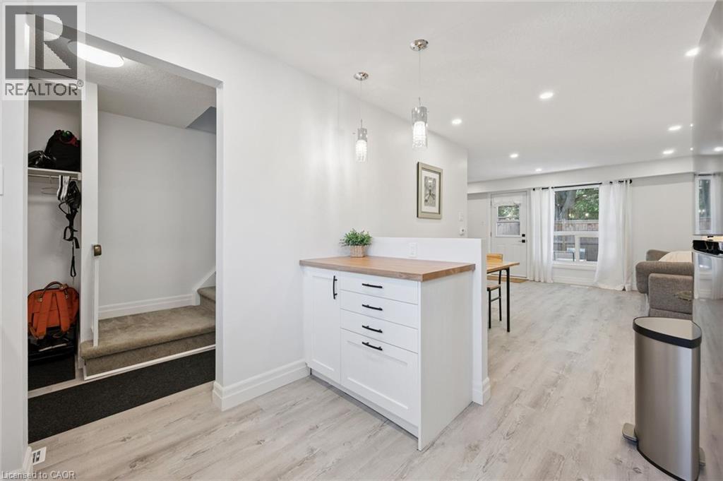 223 Pioneer Drive West — photo 18