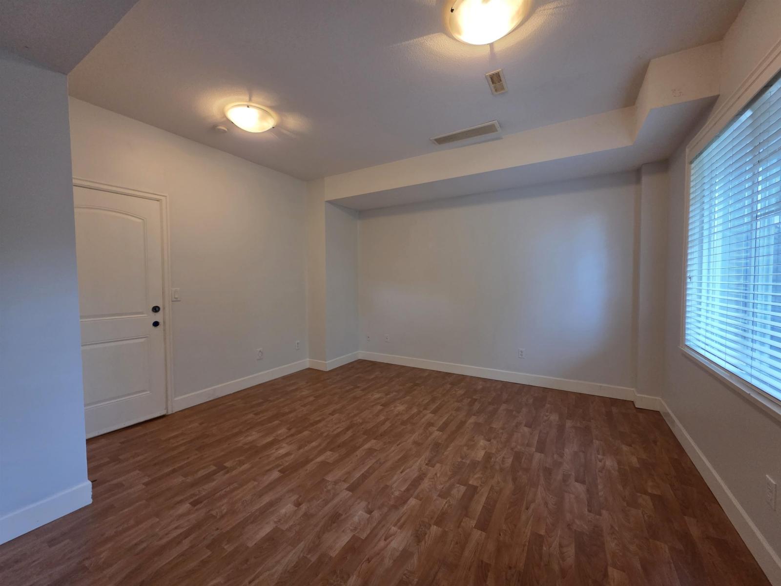 Photo of 3 32792 LIGHTBODY COURT 33