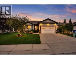 112 Aspen Creek Crescent - photo 1