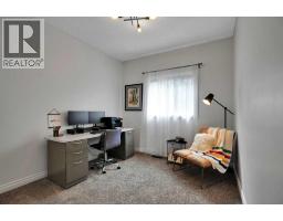 112 Aspen Creek Crescent - photo 33