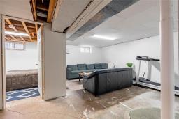 312 Mclean Street, Winnipeg, MB R3R0V7 Photo 18