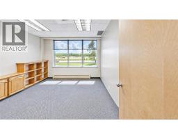 1850 Vanier Boulevard, photo 11