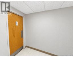 1850 Vanier Boulevard, photo 21