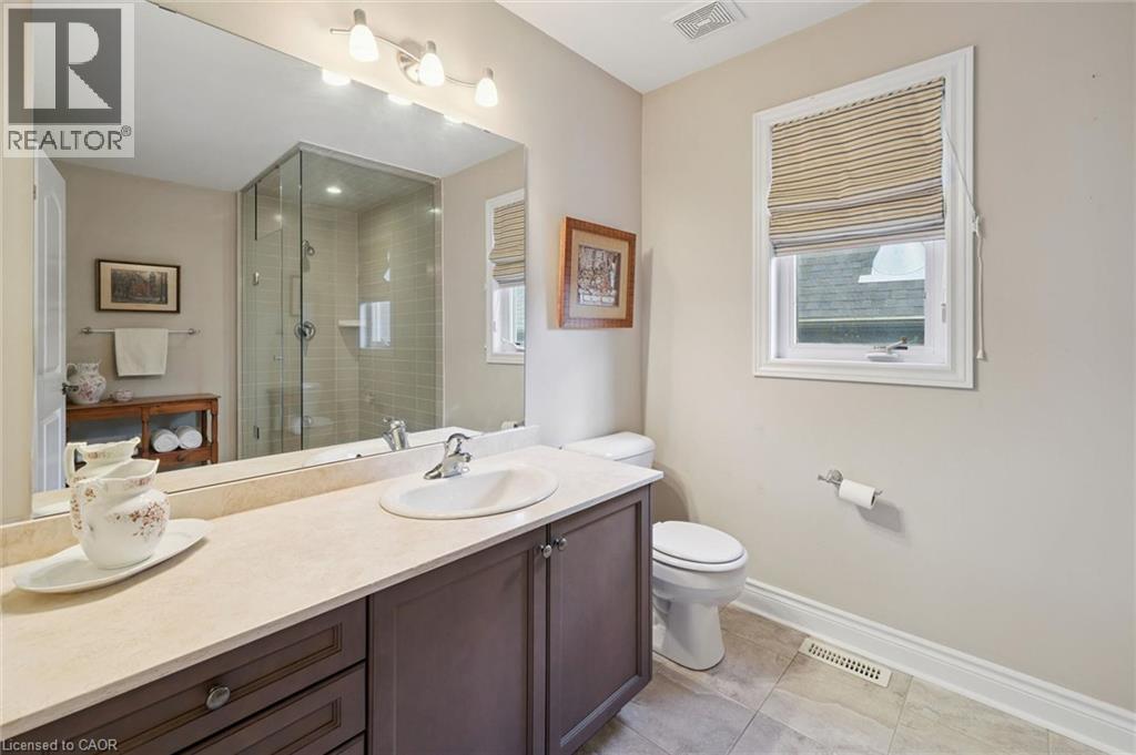 15 BREAKWATER Court - 35
