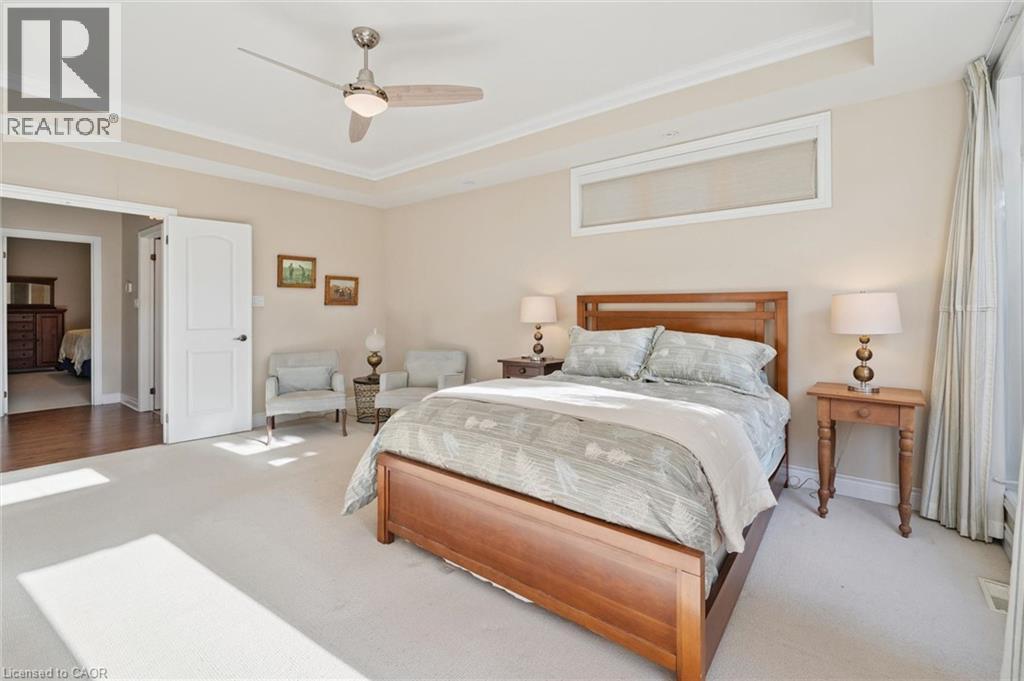15 BREAKWATER Court - 17