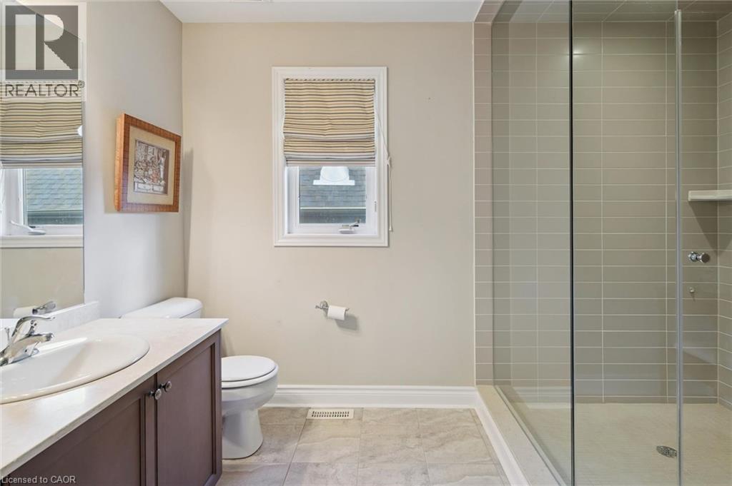 15 BREAKWATER Court - 36