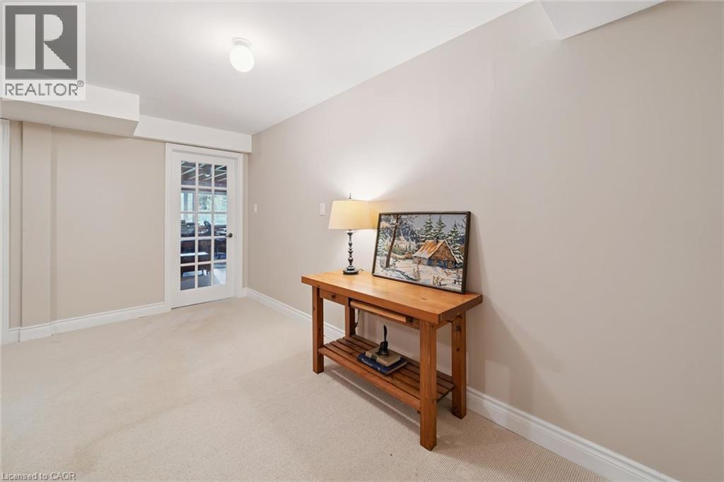 15 BREAKWATER Court - 38