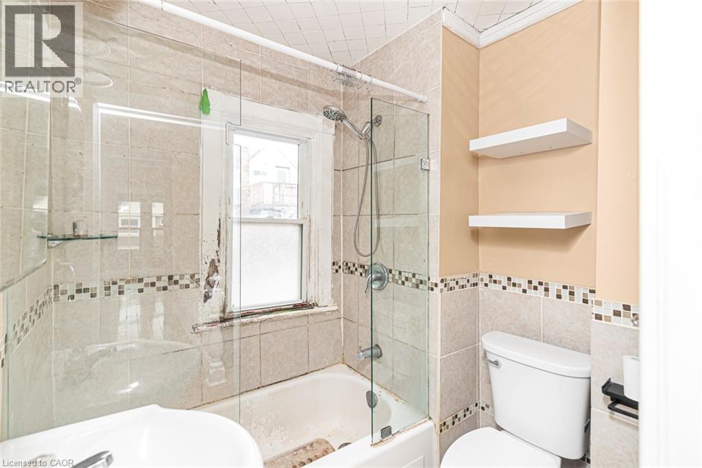 46 Holton Avenue North — photo 28
