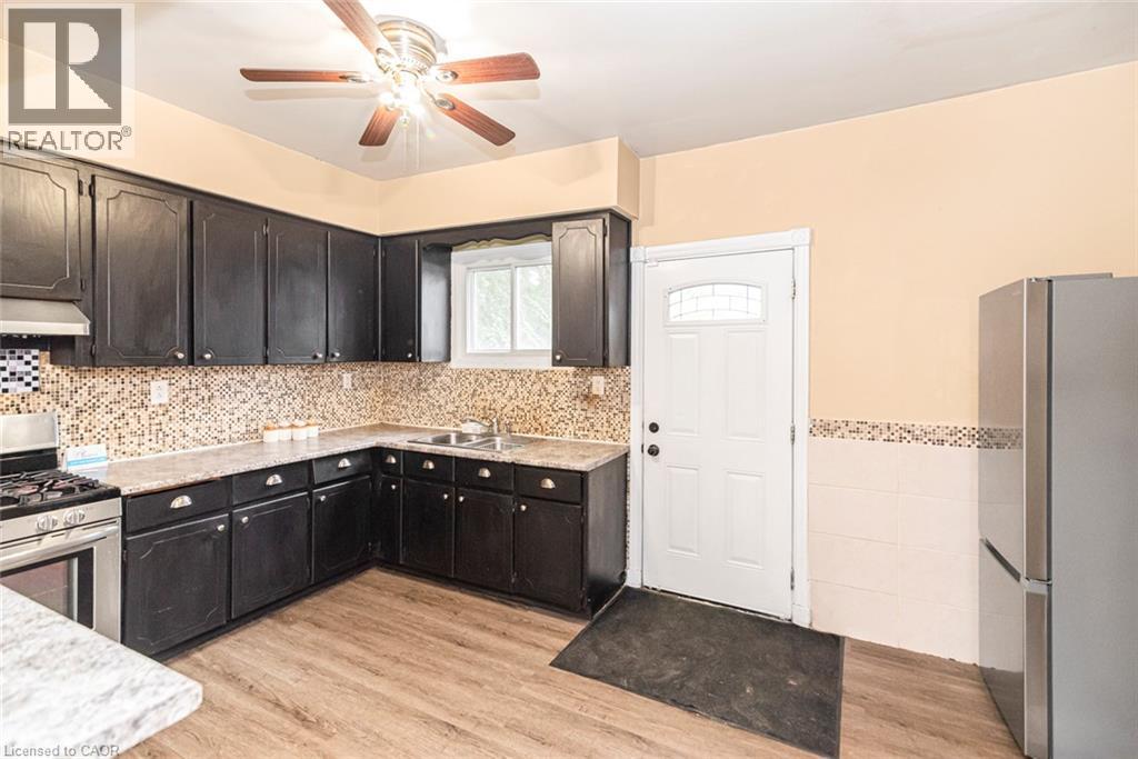 46 Holton Avenue North — photo 17