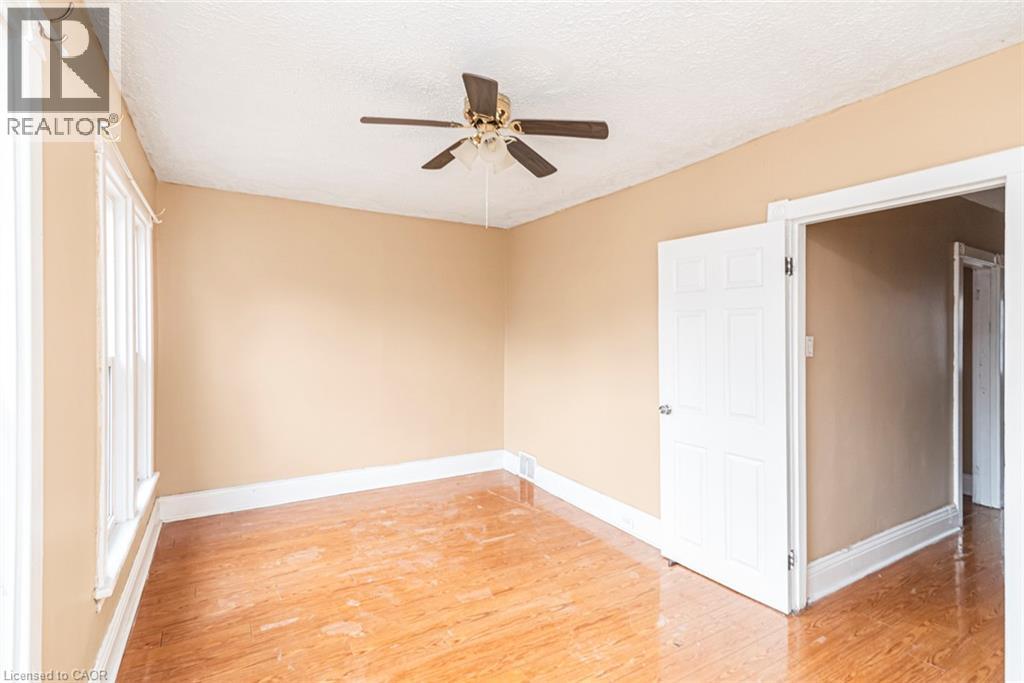 46 Holton Avenue North — photo 24