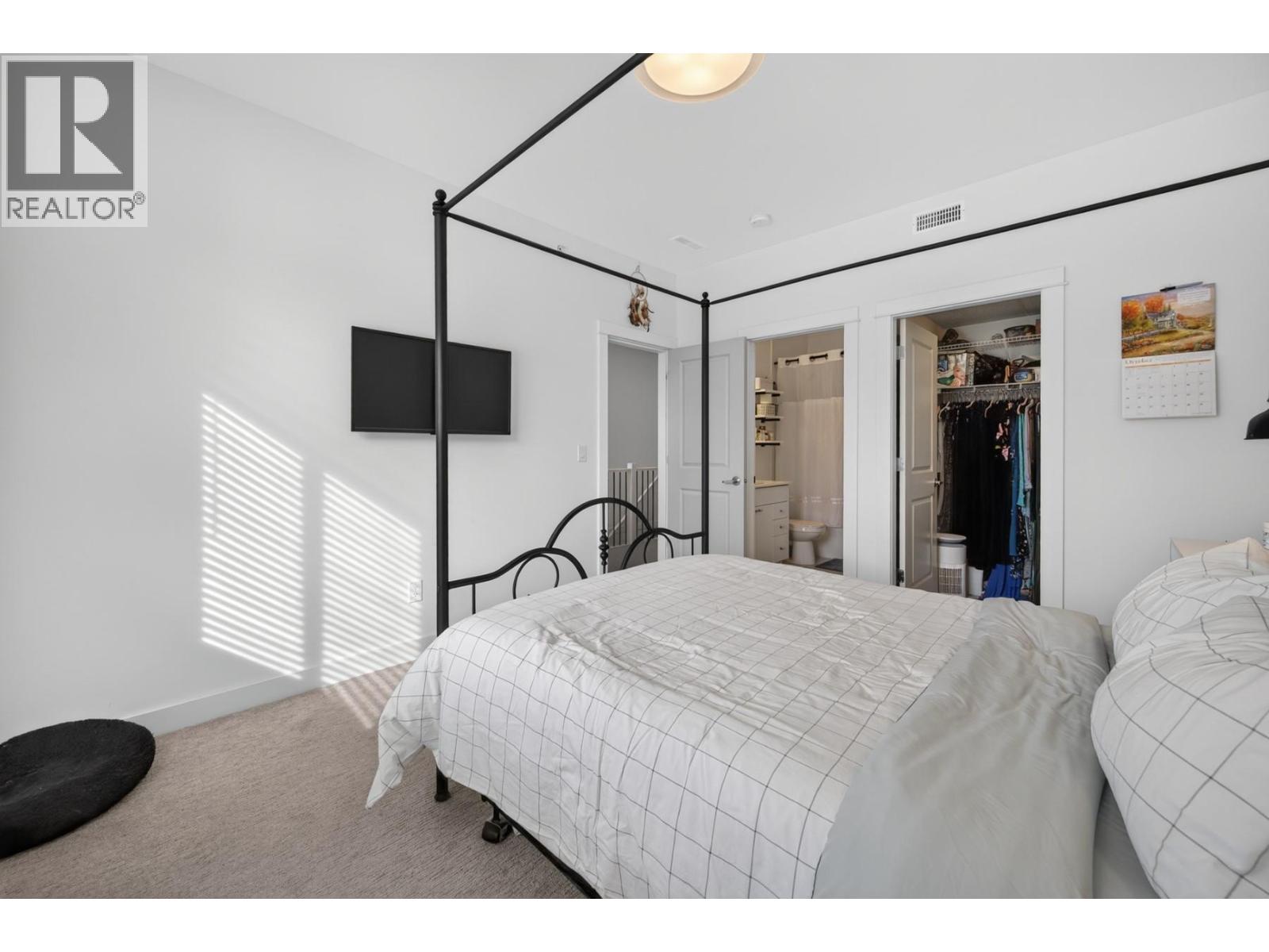 #102 8960 Dallas Drive - 18