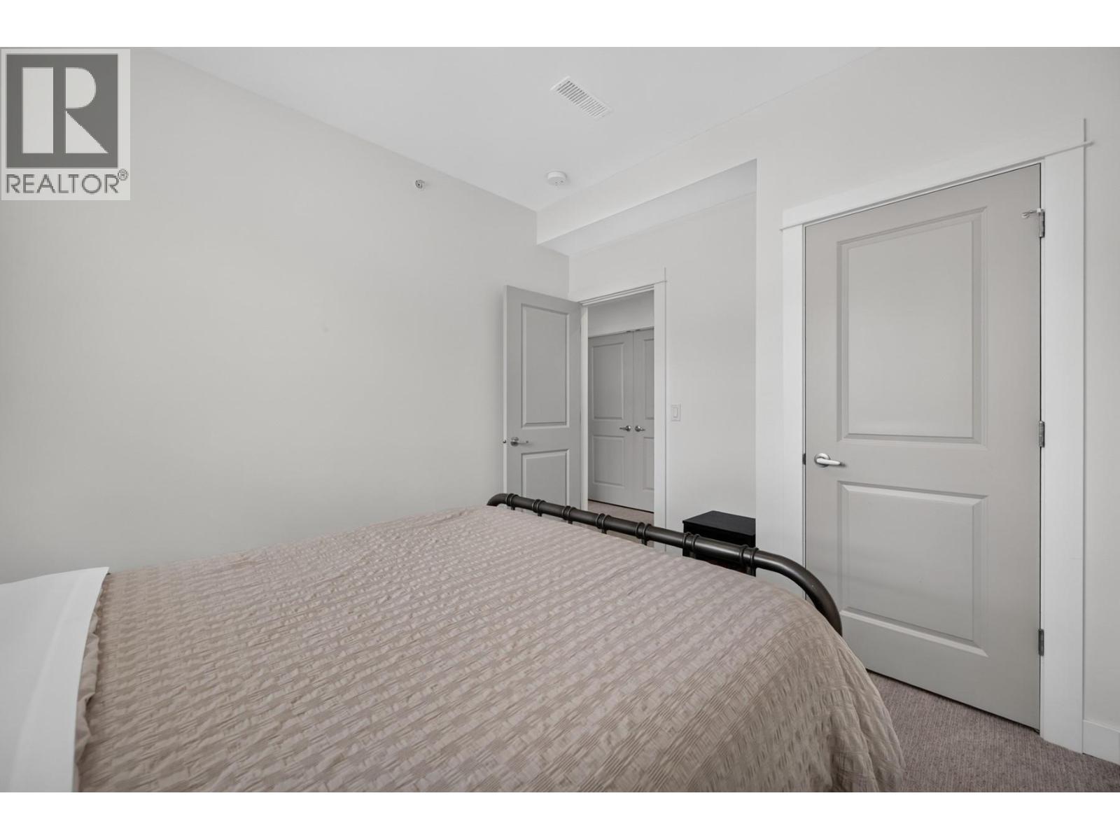 #102 8960 Dallas Drive - 22