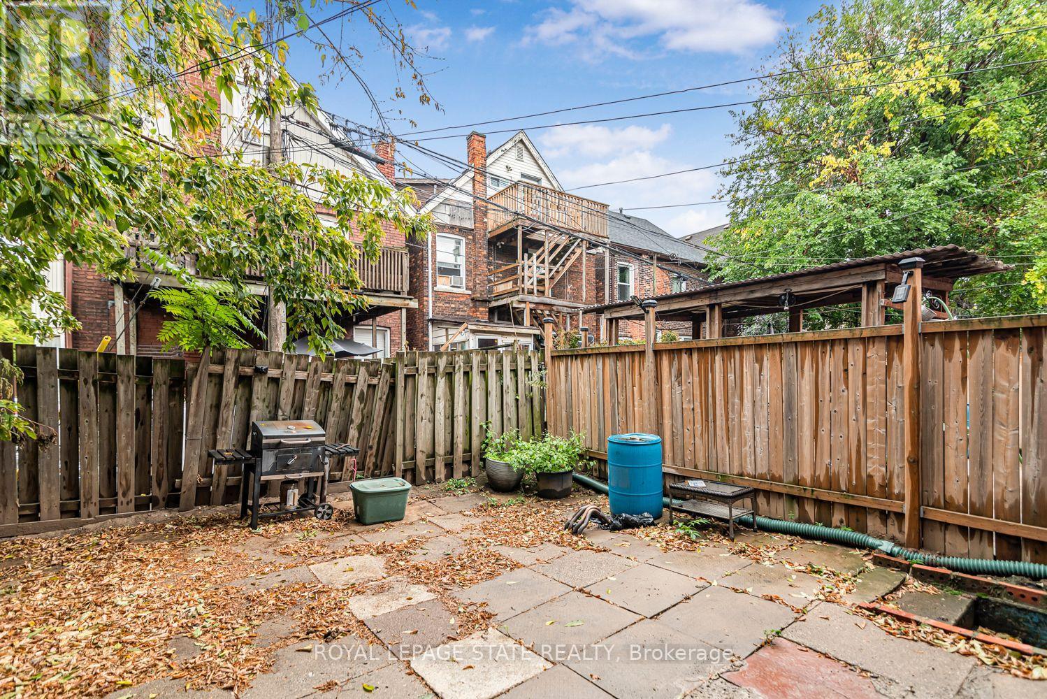 46 HOLTON AVENUE N - 38
