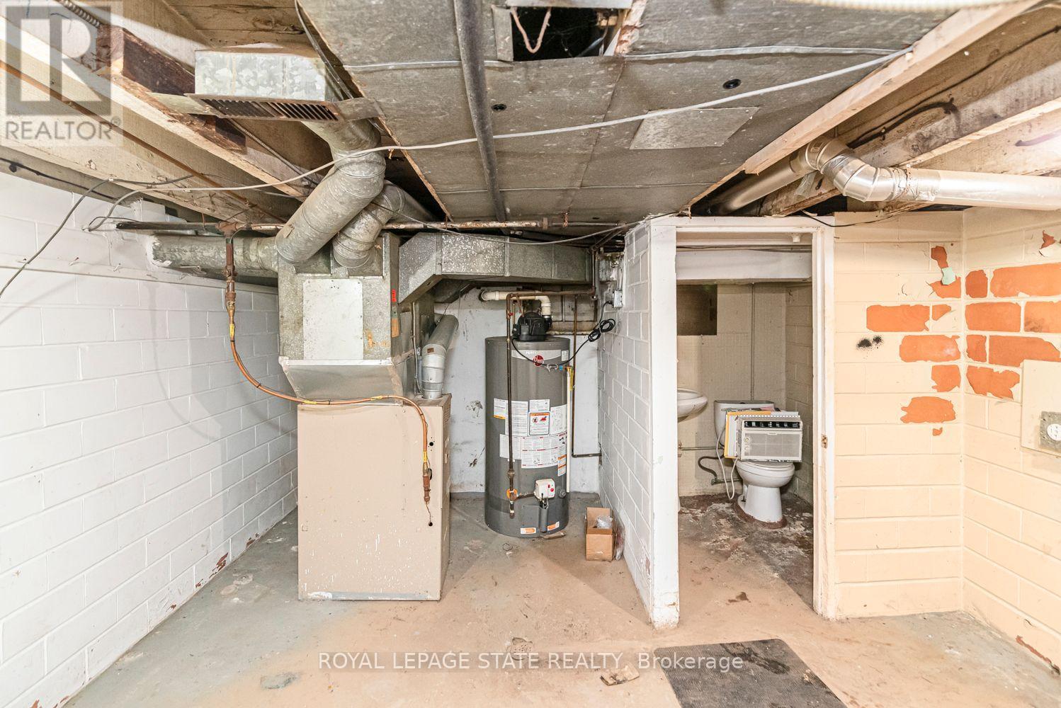 46 HOLTON AVENUE N - 31
