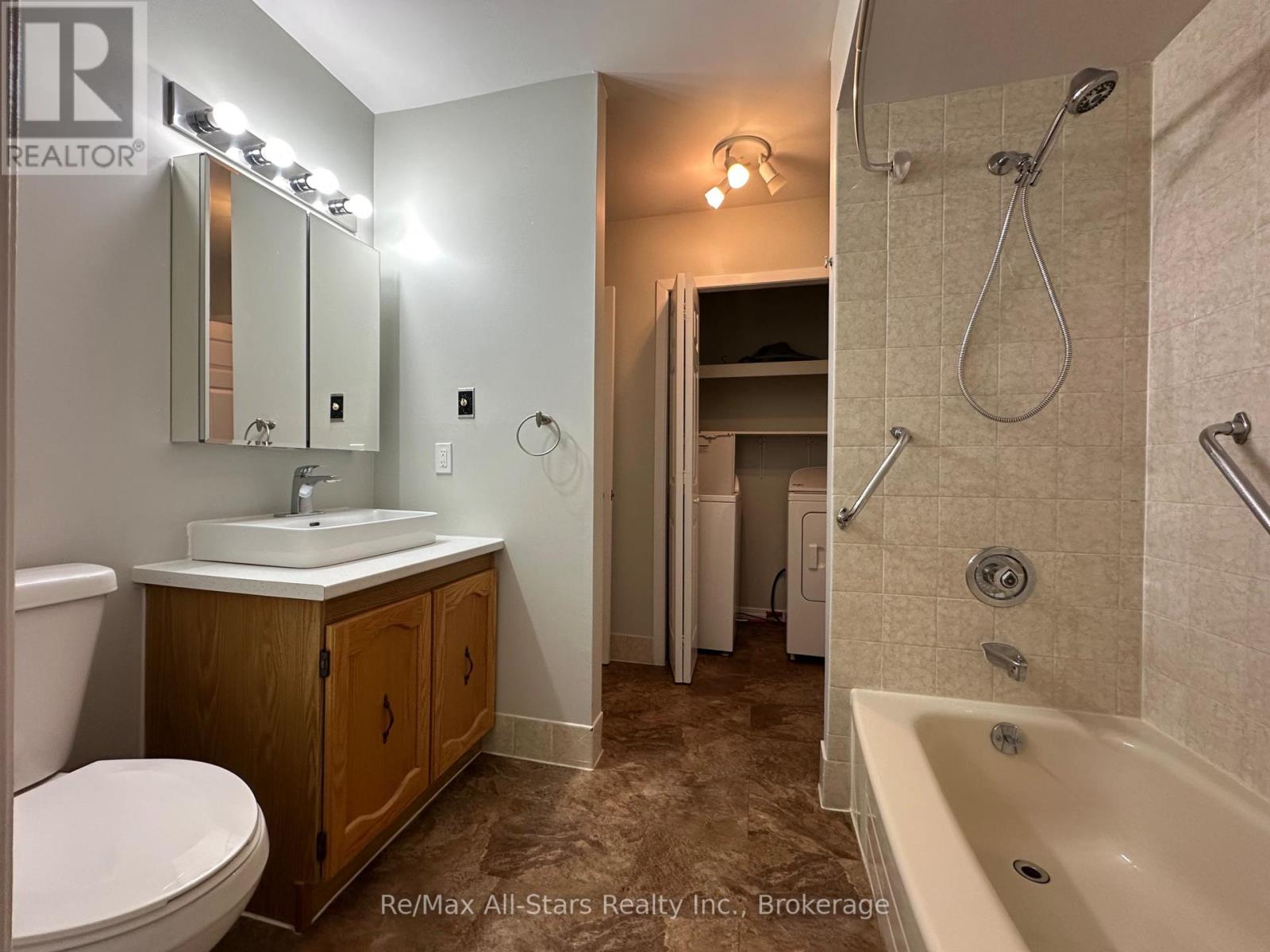 8 Sherwood Street — photo 10