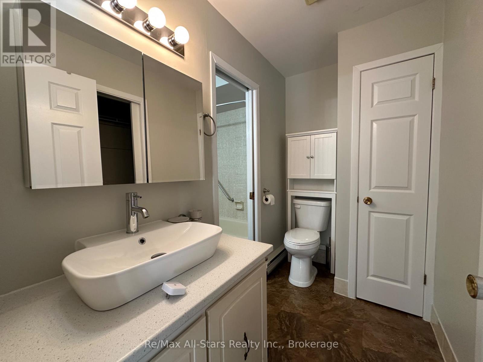 8 Sherwood Street — photo 8
