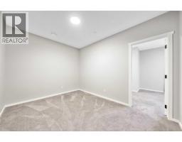 98 Lucas Crescent NW - photo 42