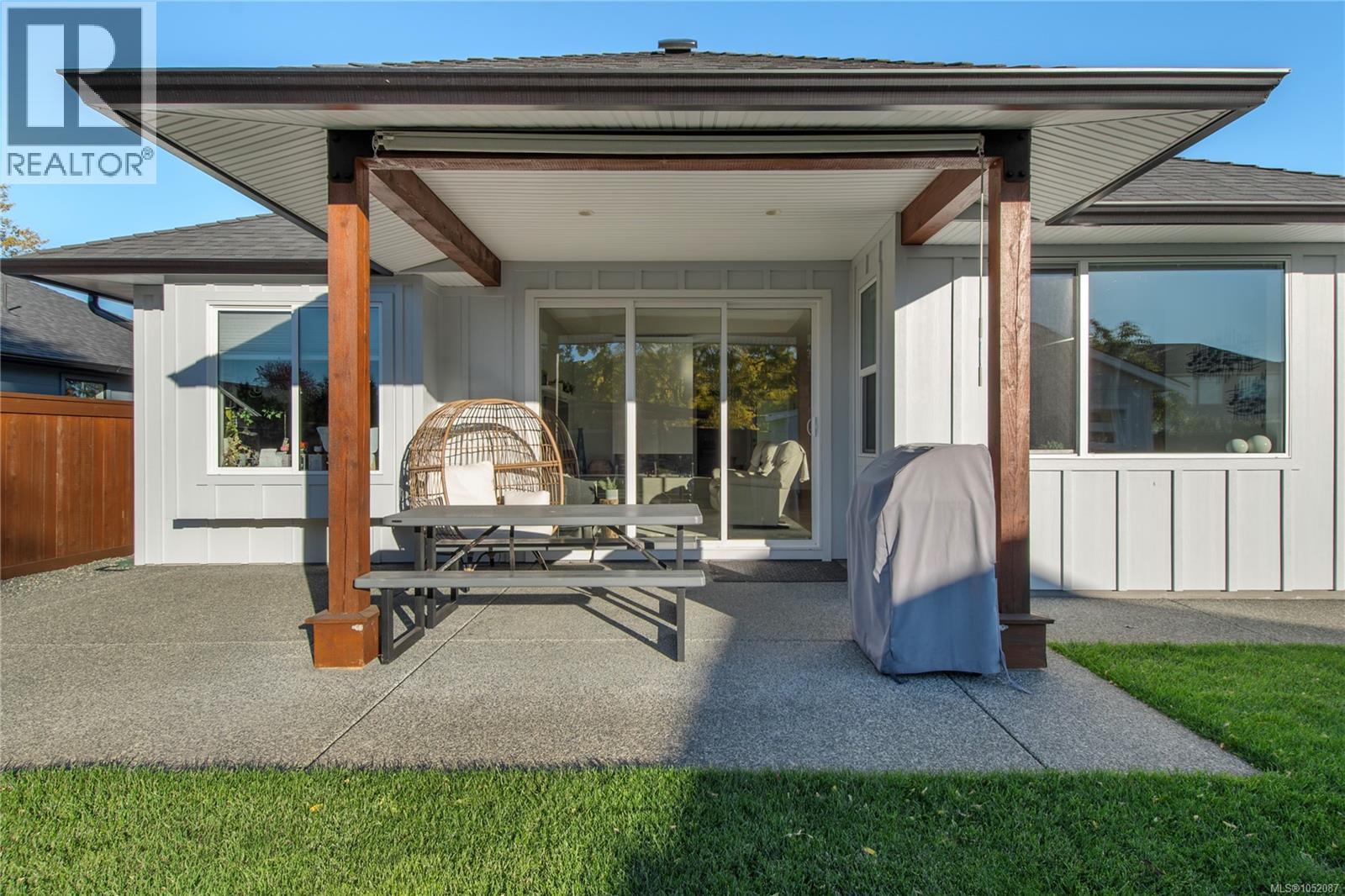 140 WALWORTH Rd, Campbell River - Image 1