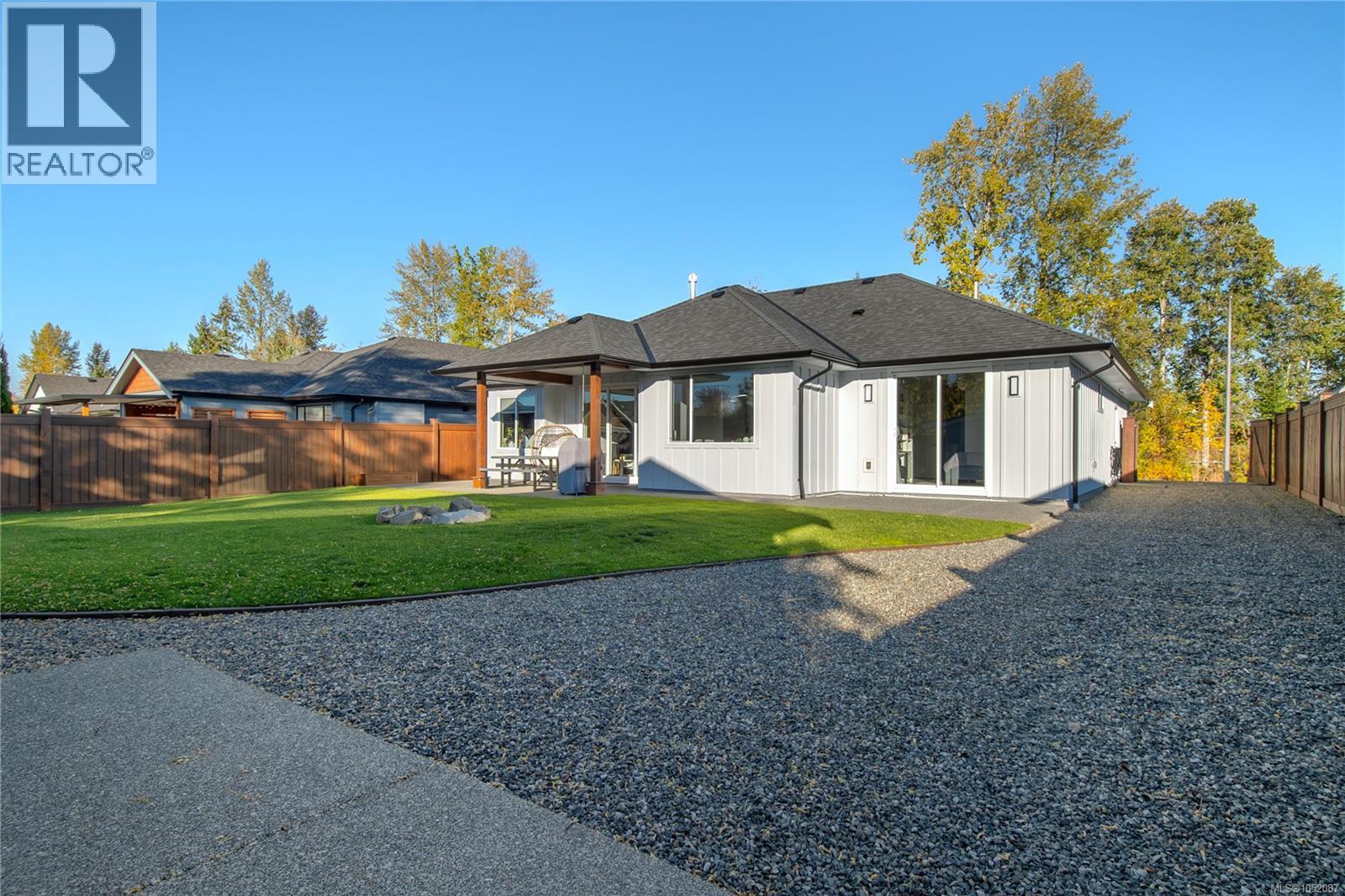 140 WALWORTH Rd, Campbell River - Image 1