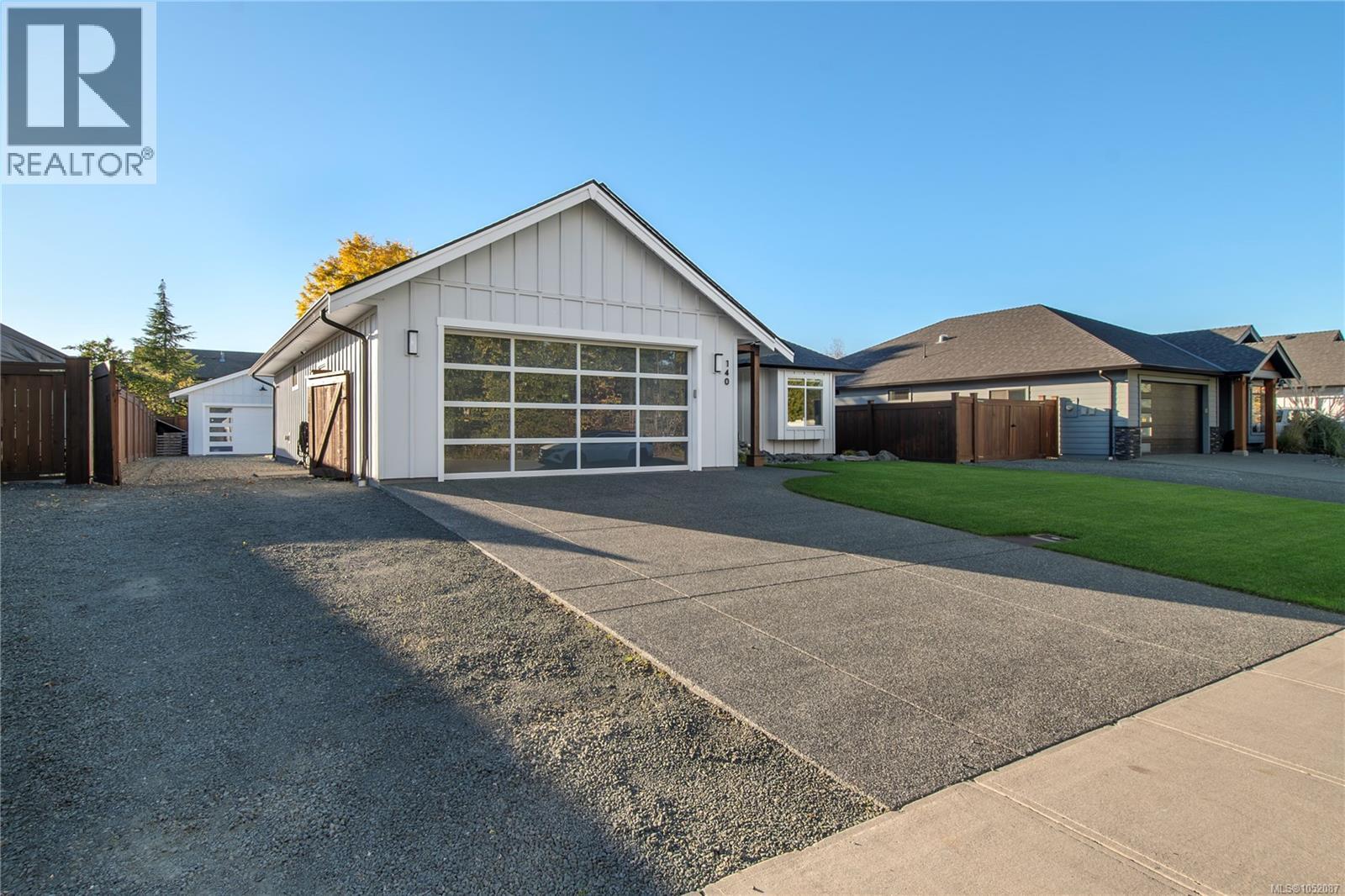 140 WALWORTH Rd, Campbell River - Image 1