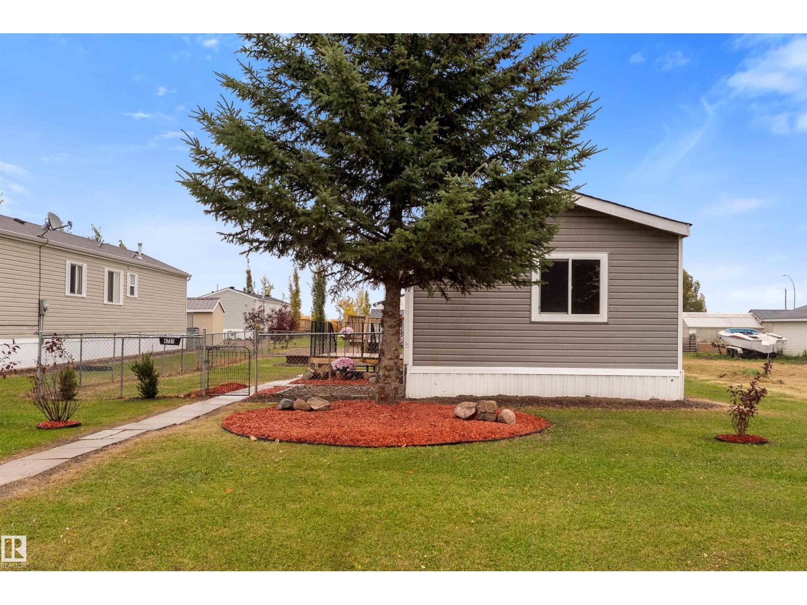 4731 50 ST - 1