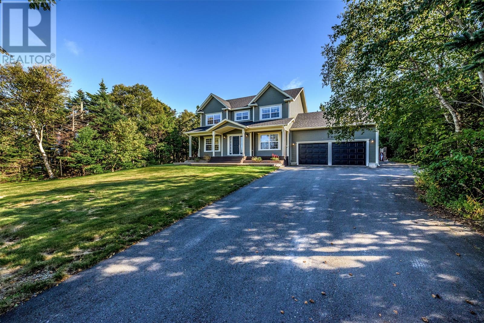43 Pine Ridge Crescent - 1